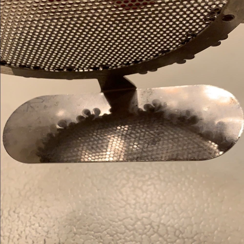 Earring holder. - Picture 3 of 3